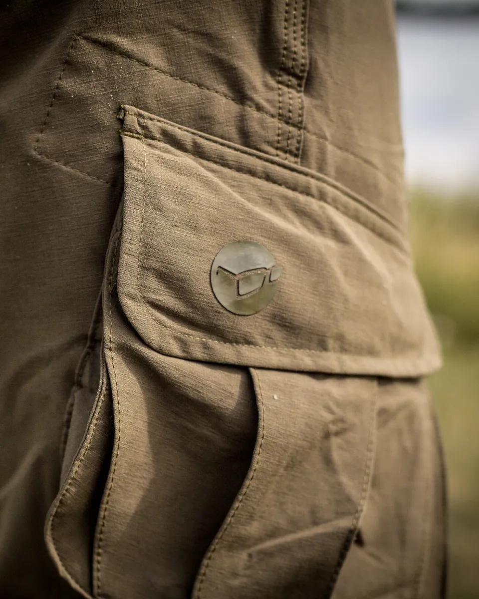Kore- Original Kombats Military Farbe: Olive Größe: L